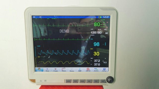 Monitor paziente multiparametrico portatile da 15 pollici dell'attrezzatura medica HM-2000E